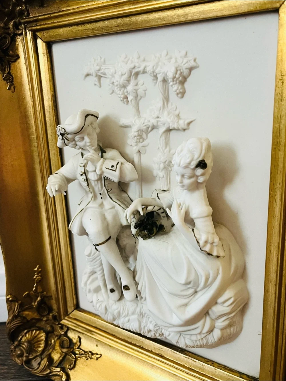 Vintage alt Meissen Porcelain Wall Plaque Framed Ornate Gold Frame 12/14”
